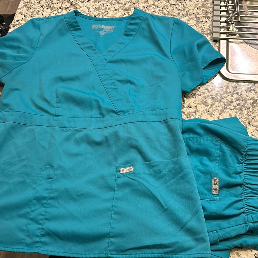 Grey Anatomy scrub set